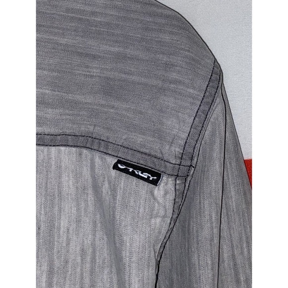 Oakley Button Up Shirt Mens Medium Gray Long Sleeve Pockets Spread Collar - Picture 8 of 8